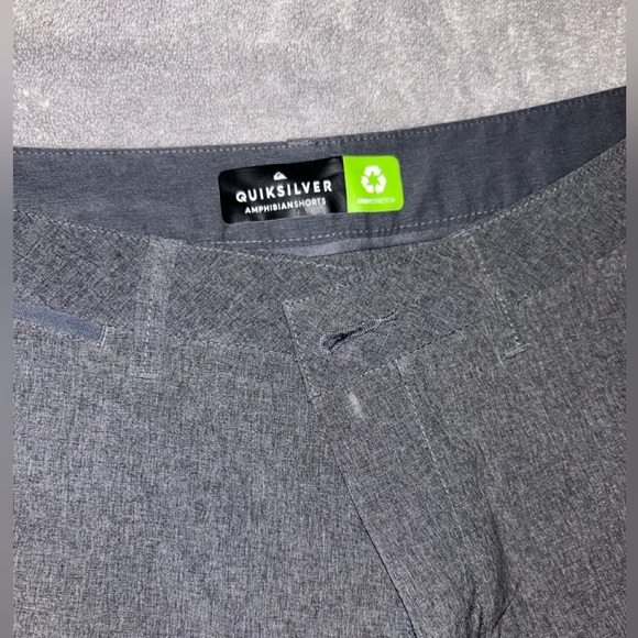 Quiksilver Amphibious Gray Shorts. Size 32 - Picture 2 of 6